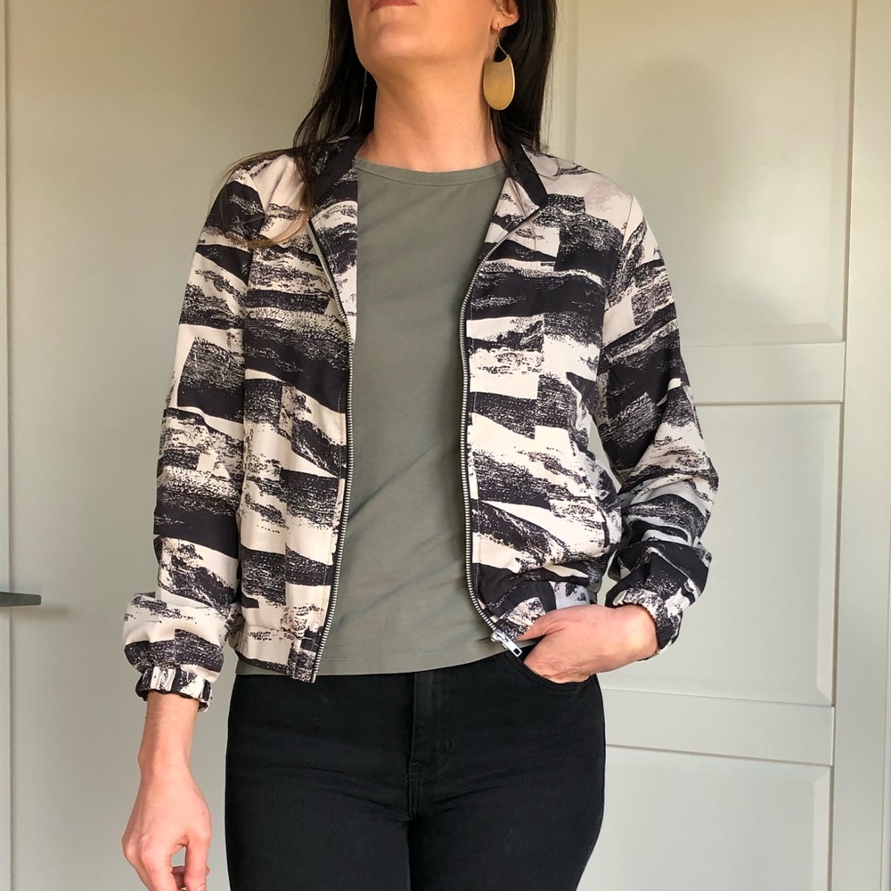 Silk printed zipper jacket